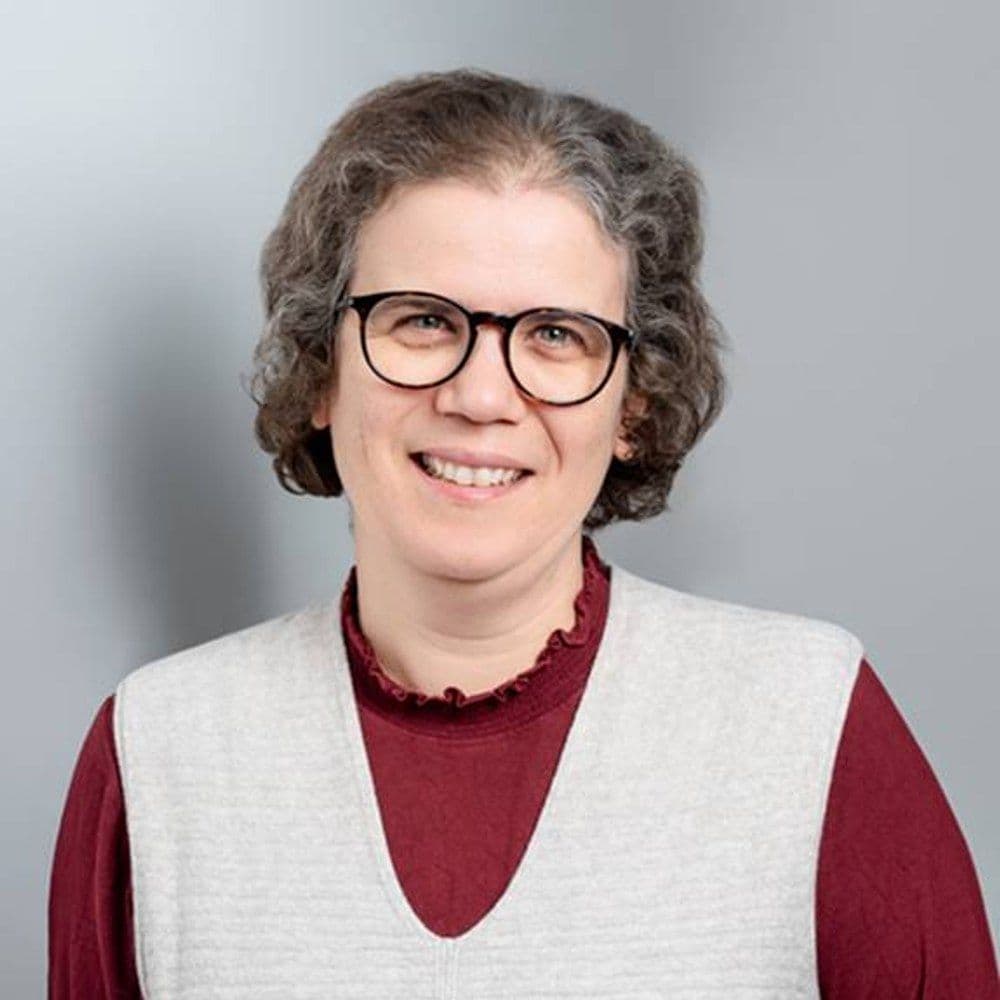 Montserrat Varela Navarro (puntoyaparte)